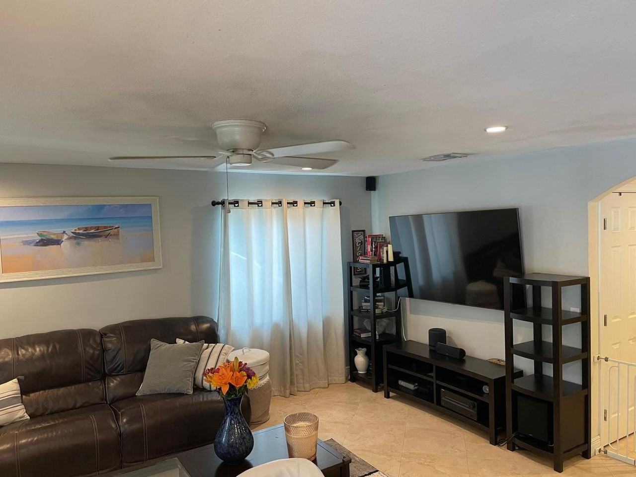 4670 Nw 113th Ave - Photo 3 of 11