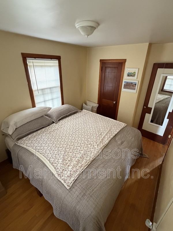1083 North Ave - Photo 3 of 18
