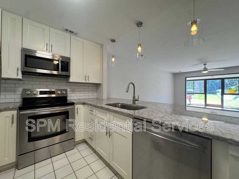 1507 Military Cutoff Rd #111 - Photo 5 of 21