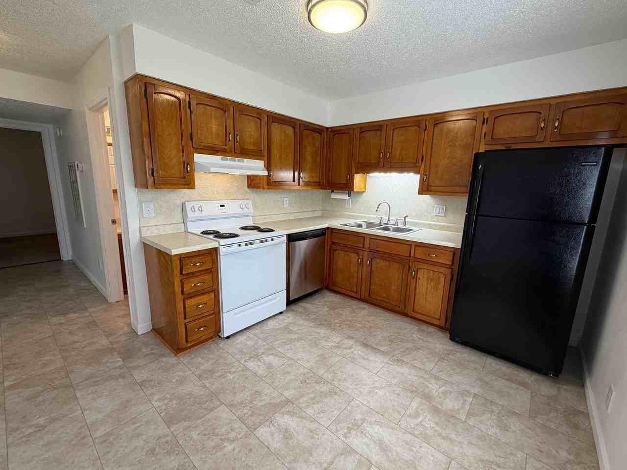 144 Mason Street - Photo 3 of 9