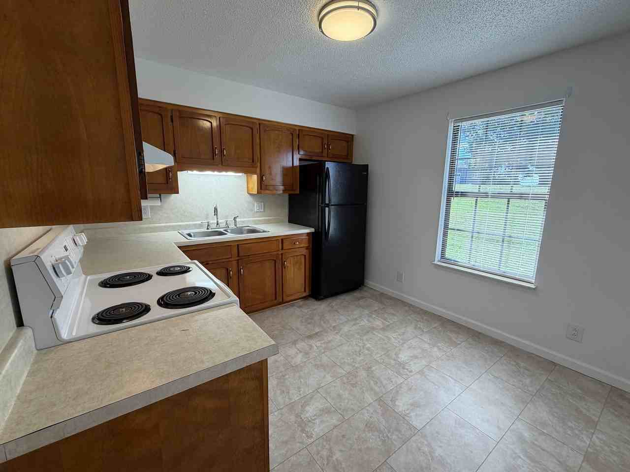 144 Mason Street - Photo 4 of 9