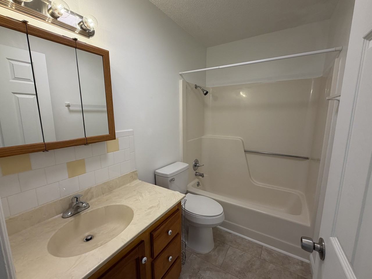 144 Mason Street - Photo 5 of 9
