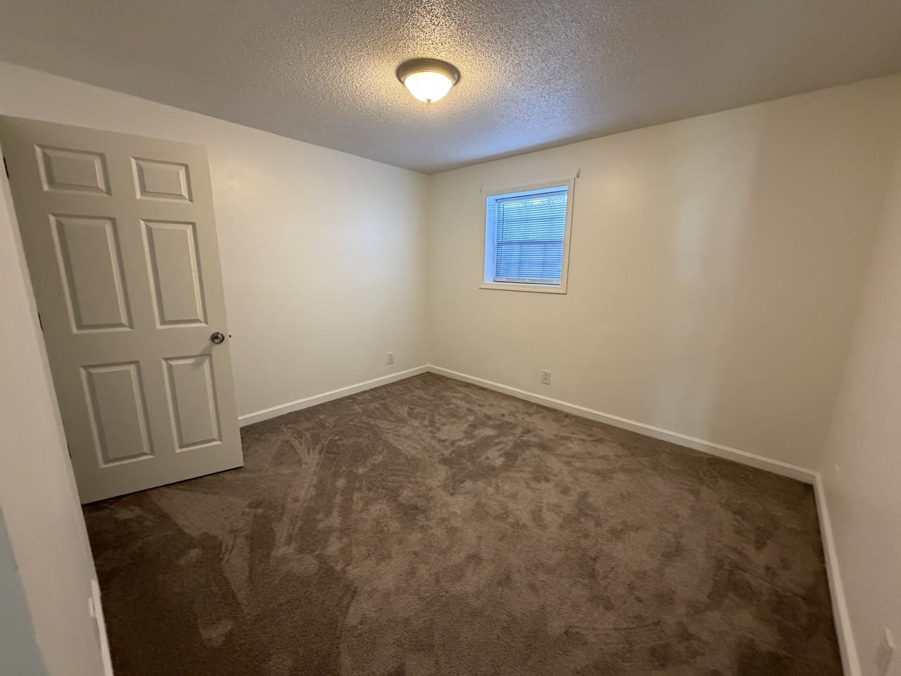 144 Mason Street - Photo 6 of 9