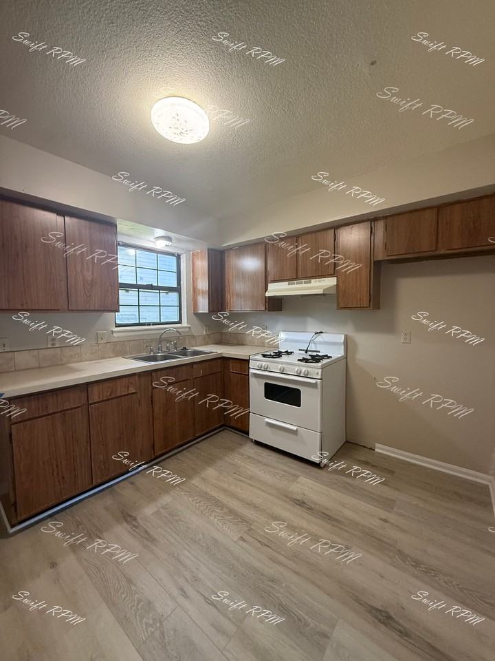 107 West Nichols Street- B - Photo 6 of 11