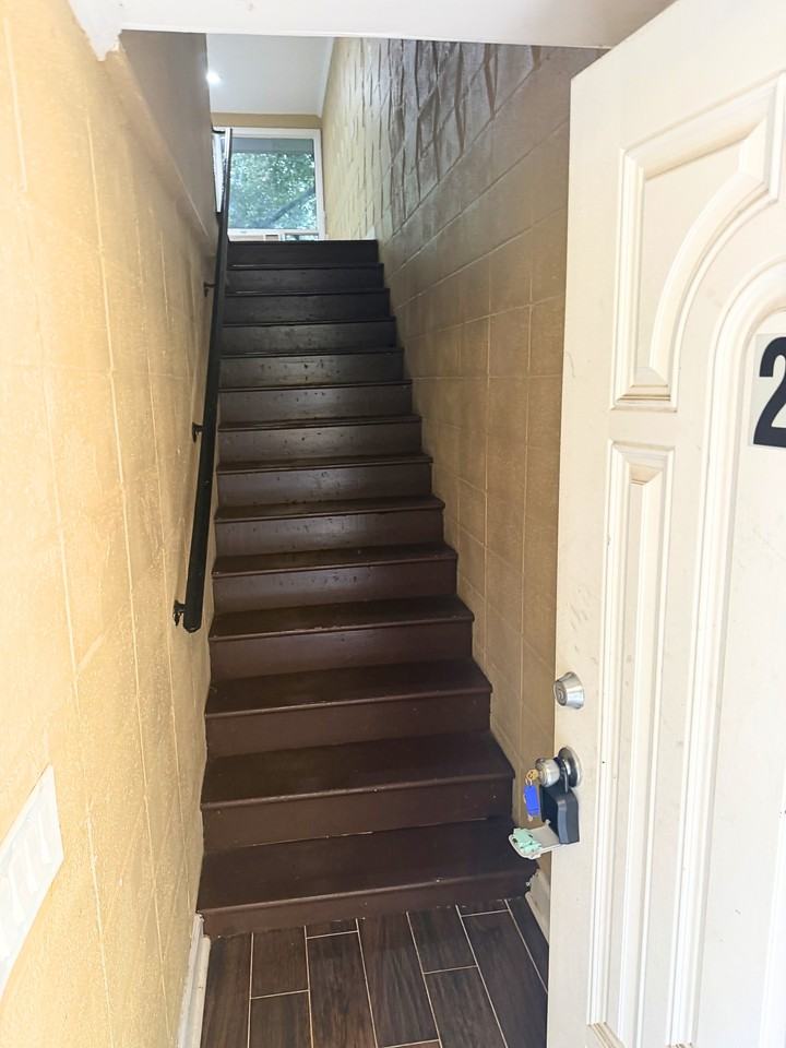 39 Ticknor Drive - Photo 3 of 23