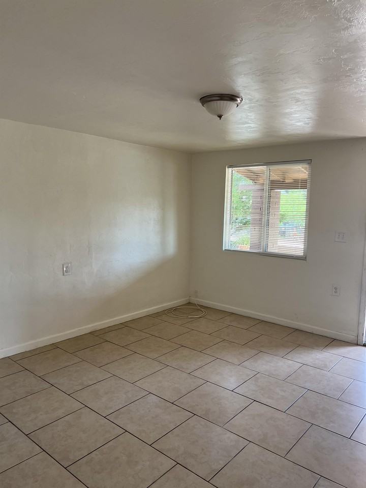 1611 // 375 West 33rd Street - Photo 3 of 10
