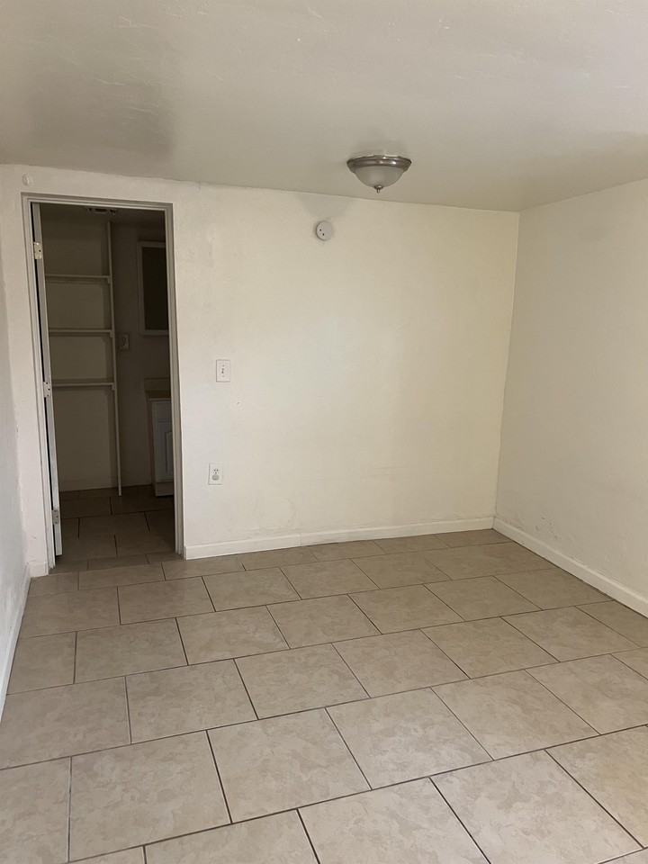 1611 // 375 West 33rd Street - Photo 7 of 10