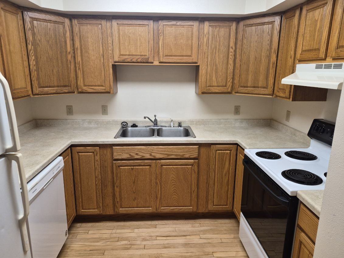 214 Wood Street - Photo 6 of 20