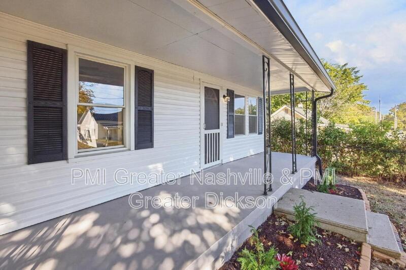 808 W 2nd St - Photo 6 of 44