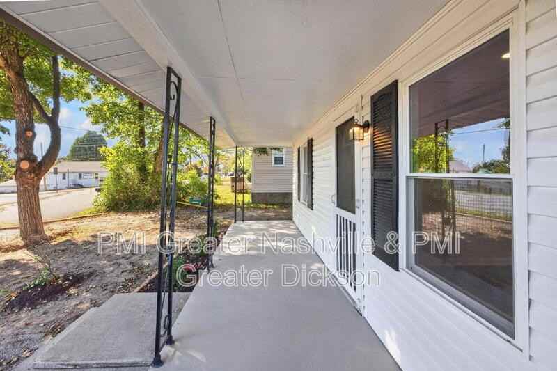 808 W 2nd St - Photo 7 of 44