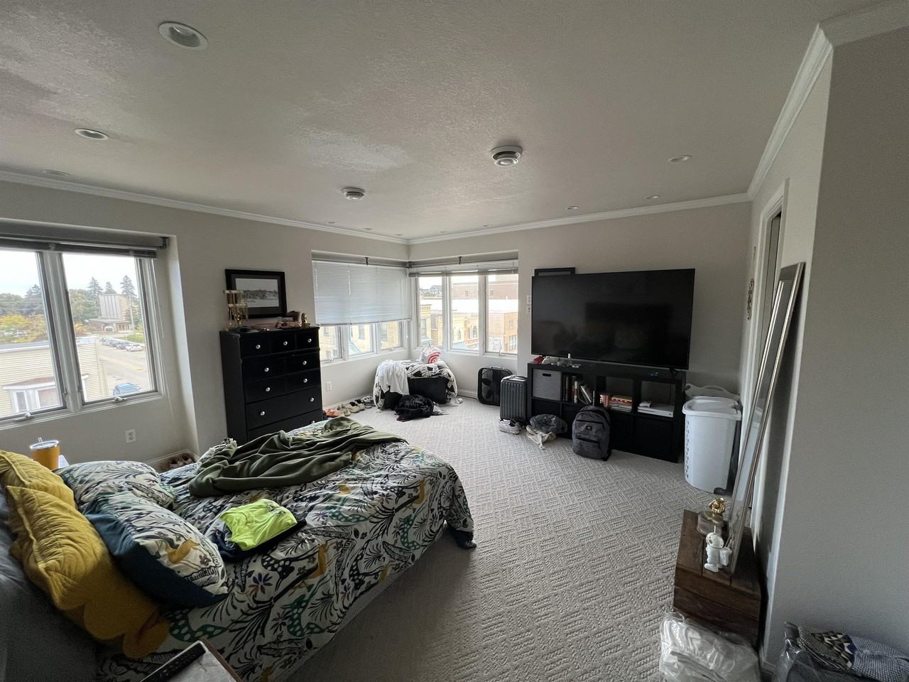 810 Erie Ave - Photo 7 of 11