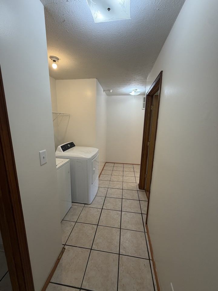 4479 East Shore Drive - Photo 5 of 9