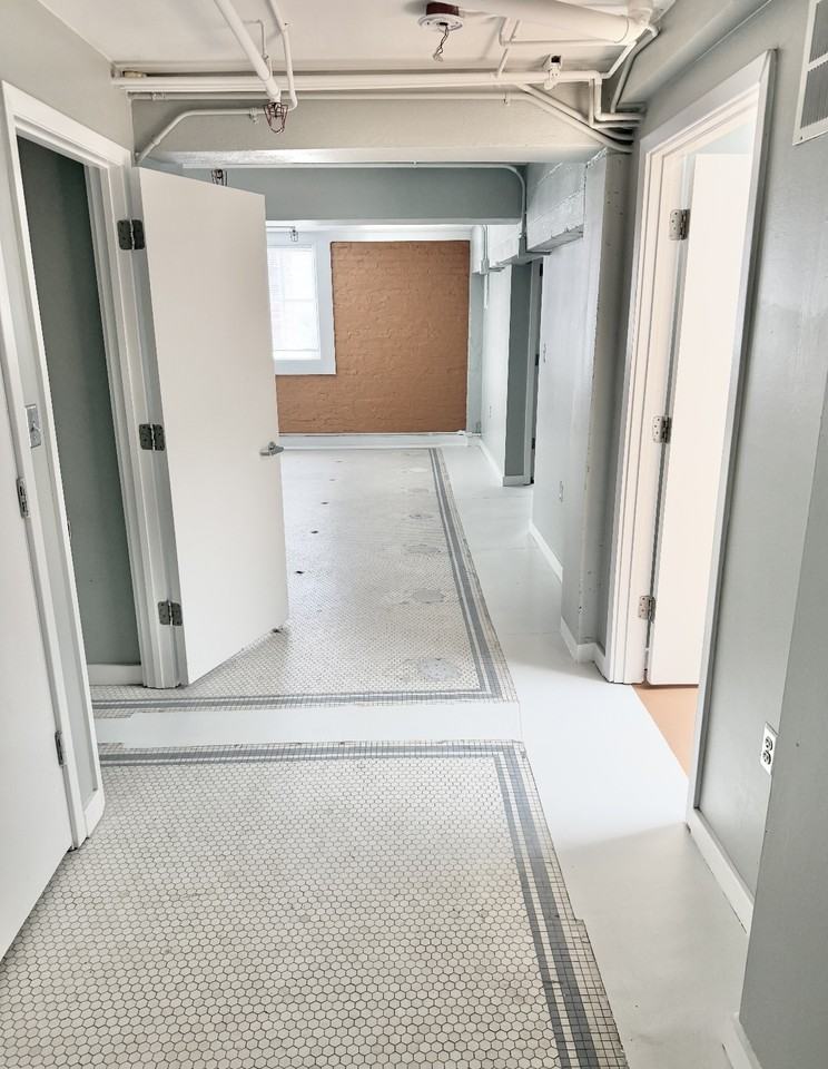 125 Oak St - Photo 2 of 12