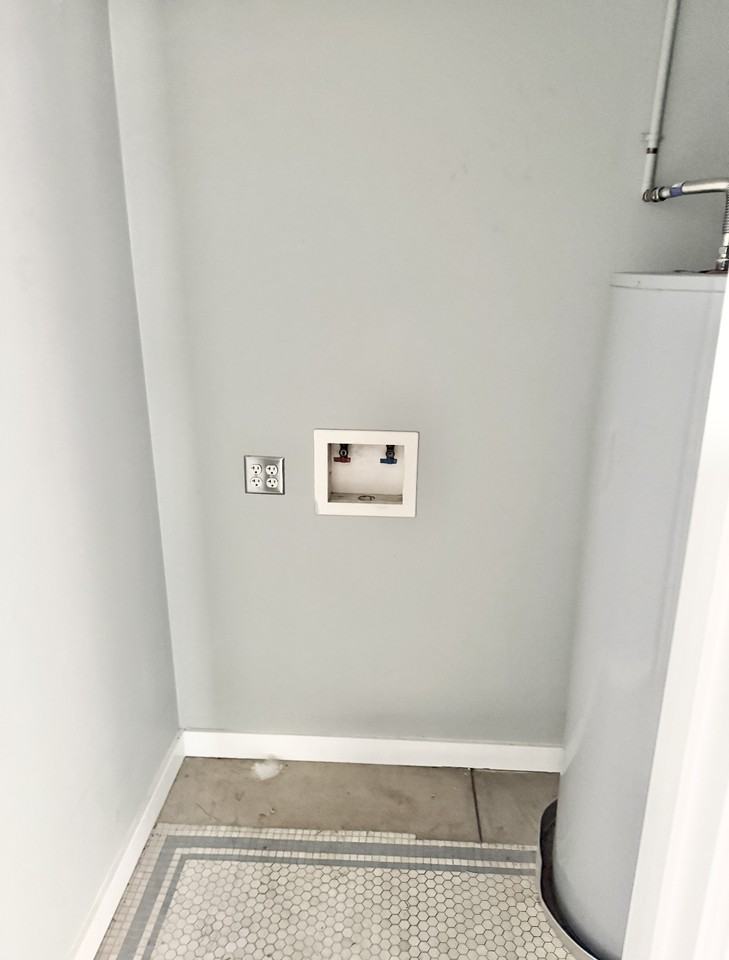 125 Oak St - Photo 3 of 12