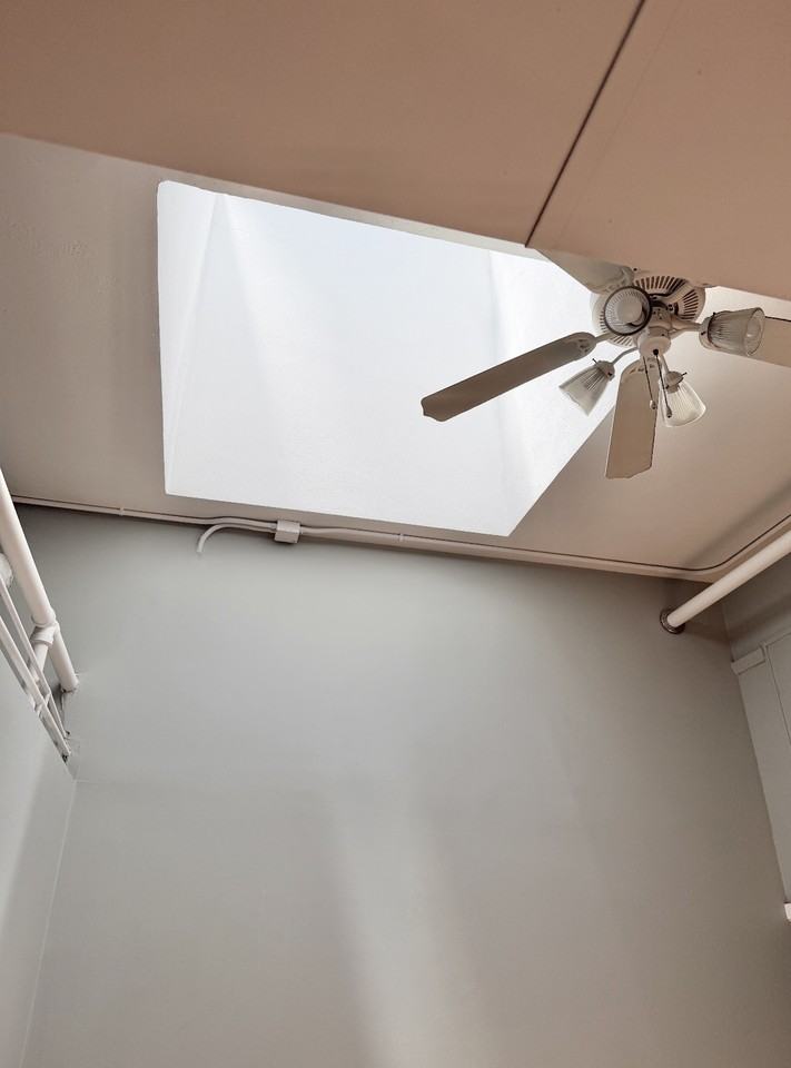125 Oak St - Photo 5 of 12