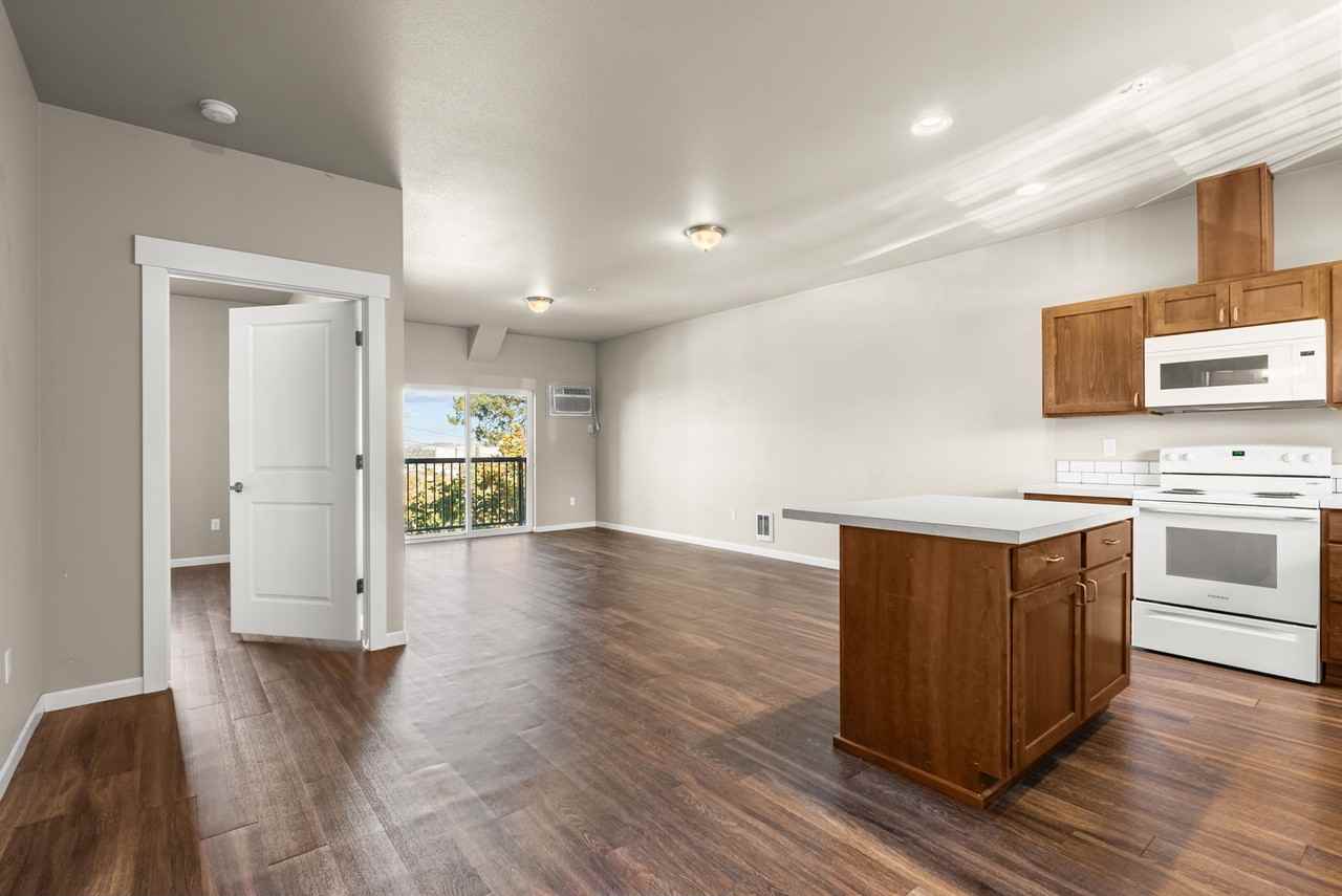 1709 East 7th Avenue - Photo 3 of 10