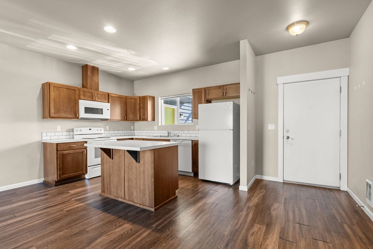 1709 East 7th Avenue - Photo 4 of 10