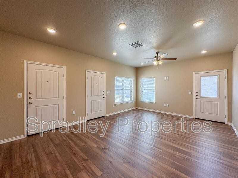1253 Jasmine Dr Unit A - Photo 3 of 16