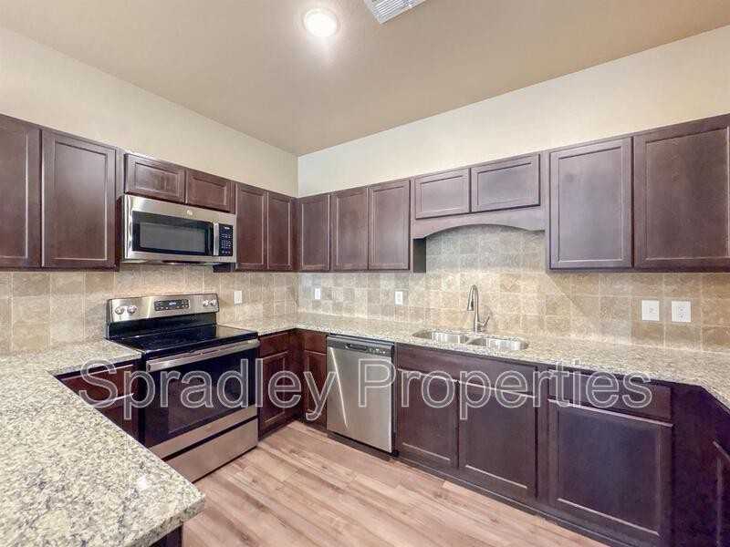 1253 Jasmine Dr Unit A - Photo 5 of 16