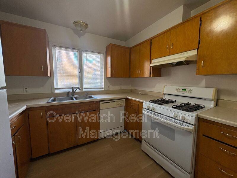1507 W 45th Ave #6 - Photo 6 of 16