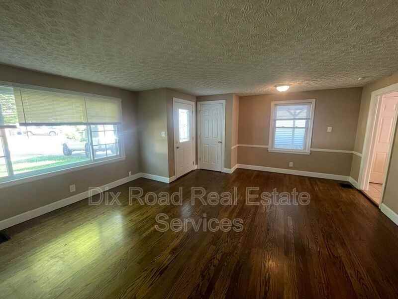 1415 Park Ave - Photo 4 of 22