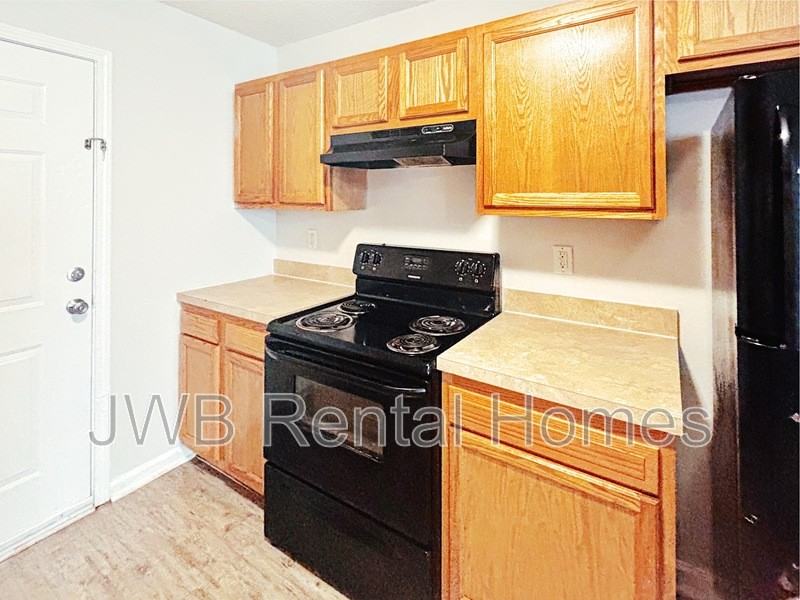 8424 India Ave - Photo 2 of 23