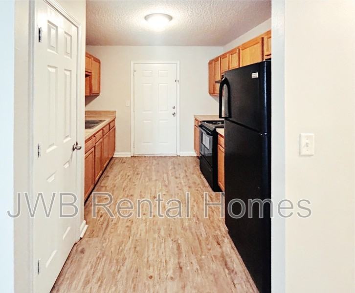 8424 India Ave - Photo 4 of 23
