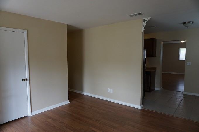 10717 Kyle Dr - Photo 3 of 23