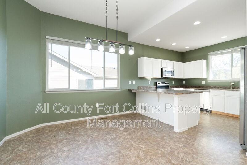 911 Mt Shavano Ave - Photo 6 of 25
