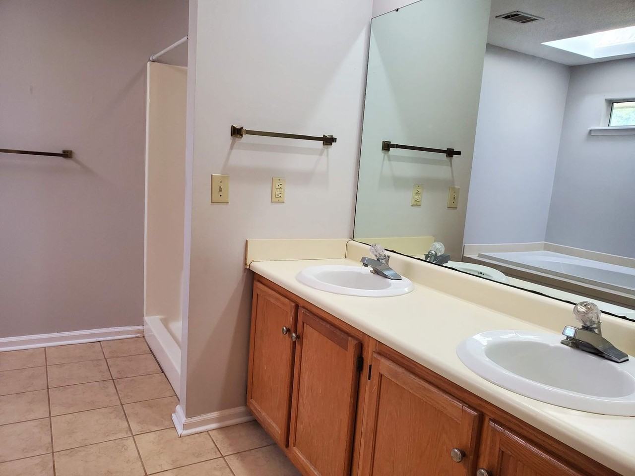1003 Felton Ln - Photo 5 of 10