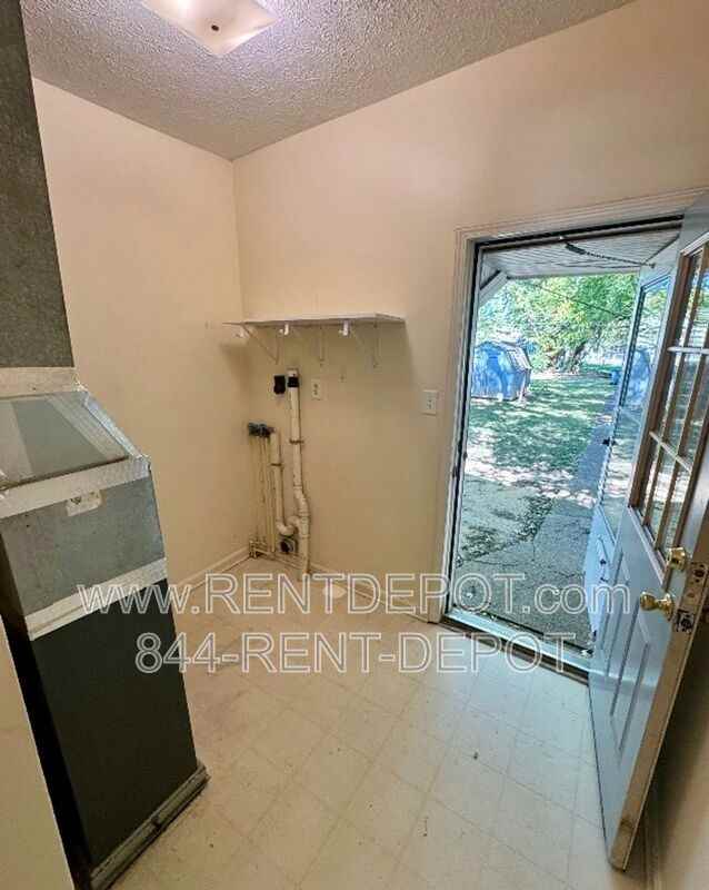 656 E Louisiana St - Photo 7 of 10