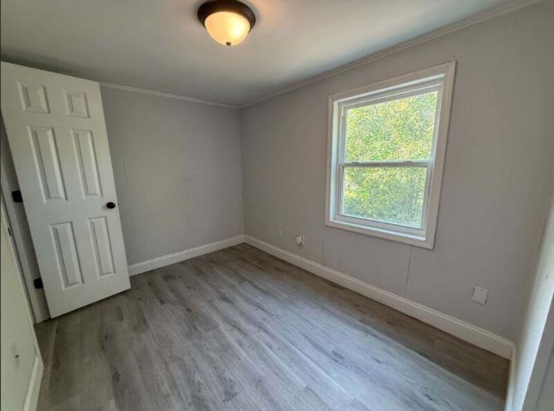933 W Woodland Ave - Photo 3 of 16