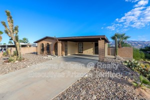 featured image of 9811 E 5th St
