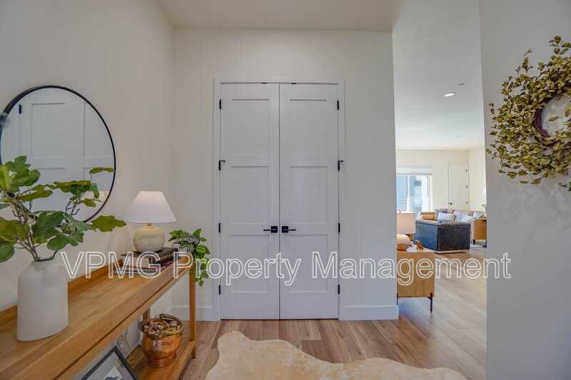 4733 Se Ascension Dr - Photo 6 of 47