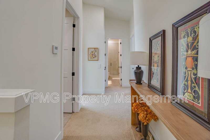 4733 Se Ascension Dr - Photo 7 of 47