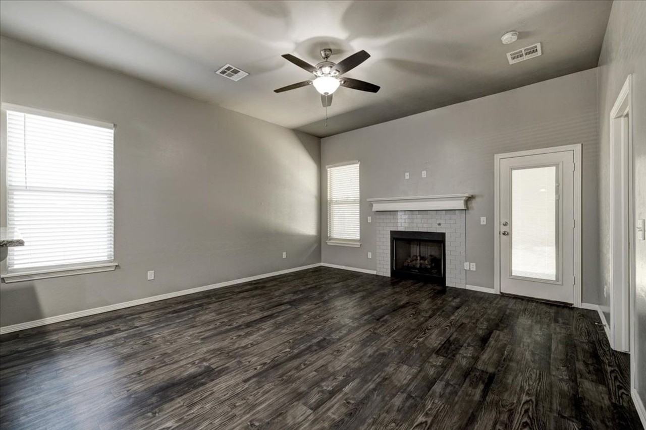 7804 Meadow Lake Dr - Photo 5 of 21