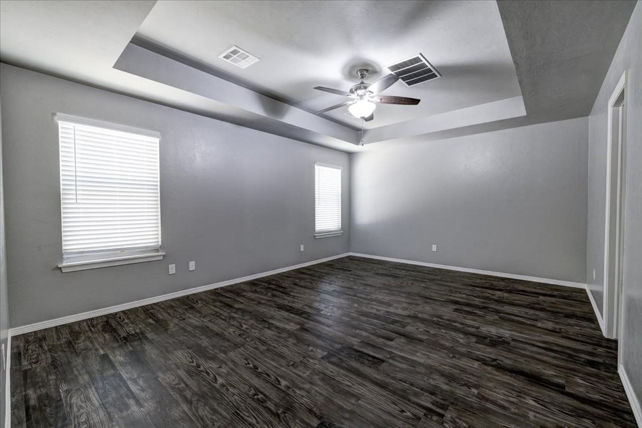 7804 Meadow Lake Dr - Photo 7 of 21