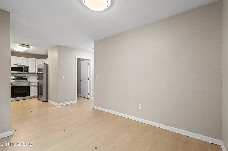 8709 Mowbray Way - Photo 6 of 10