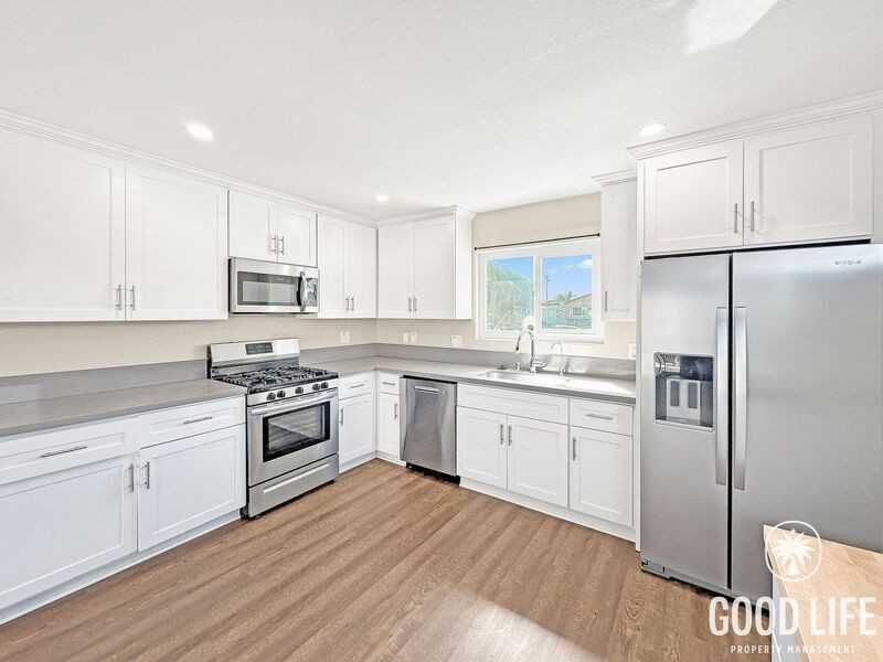 1538 Ionian St - Photo 2 of 20