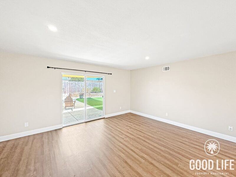 1538 Ionian St - Photo 6 of 20