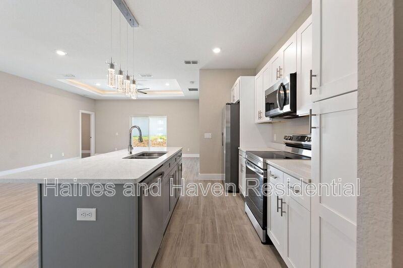 302 Elderberry Ct - Photo 3 of 24