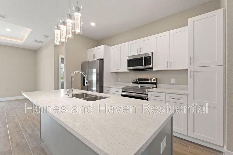 302 Elderberry Ct - Photo 4 of 24