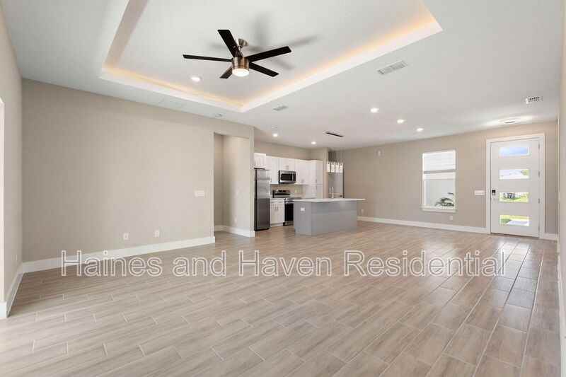 302 Elderberry Ct - Photo 7 of 24