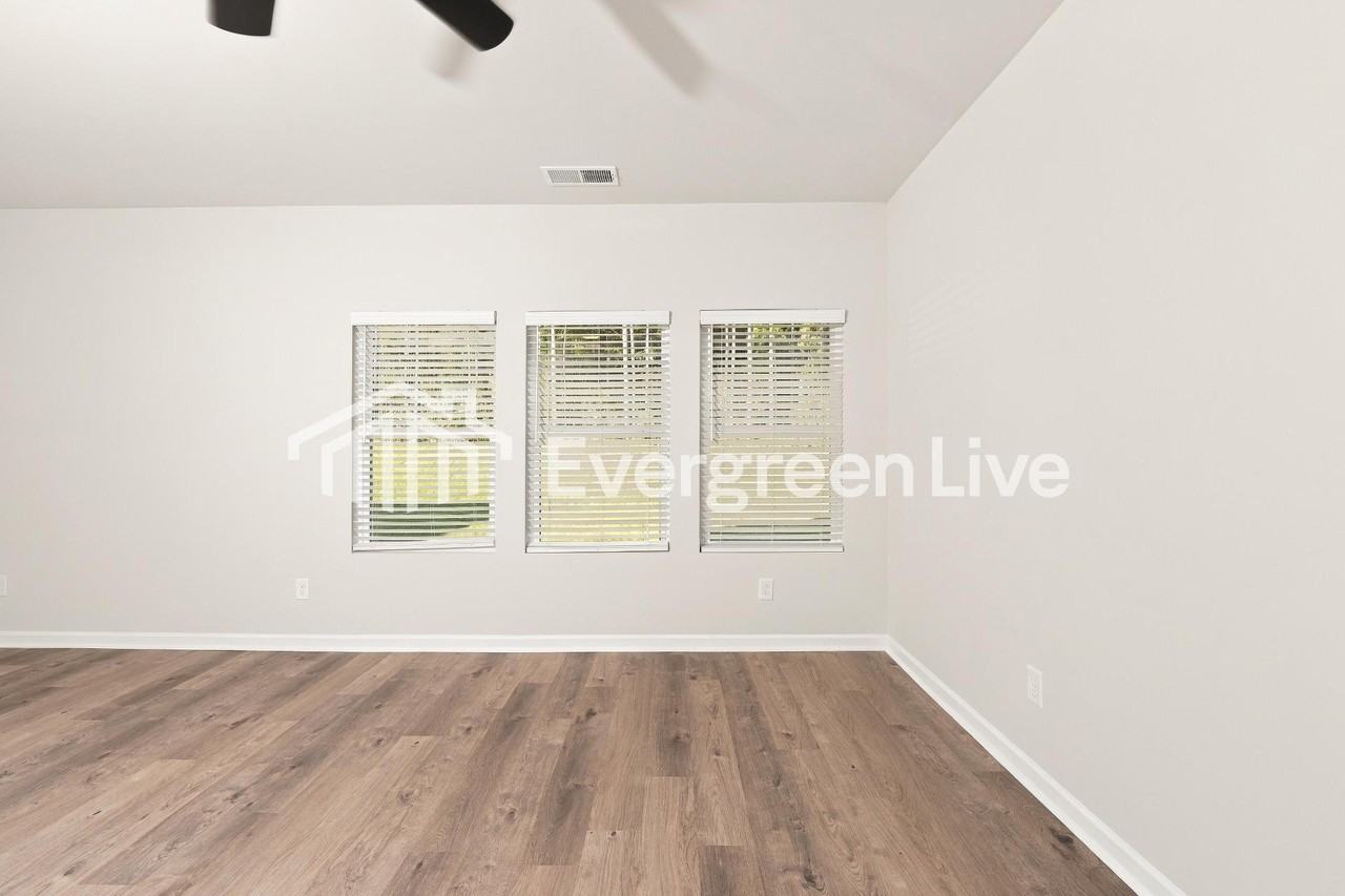 126 College Park Dr - Photo 3 of 15