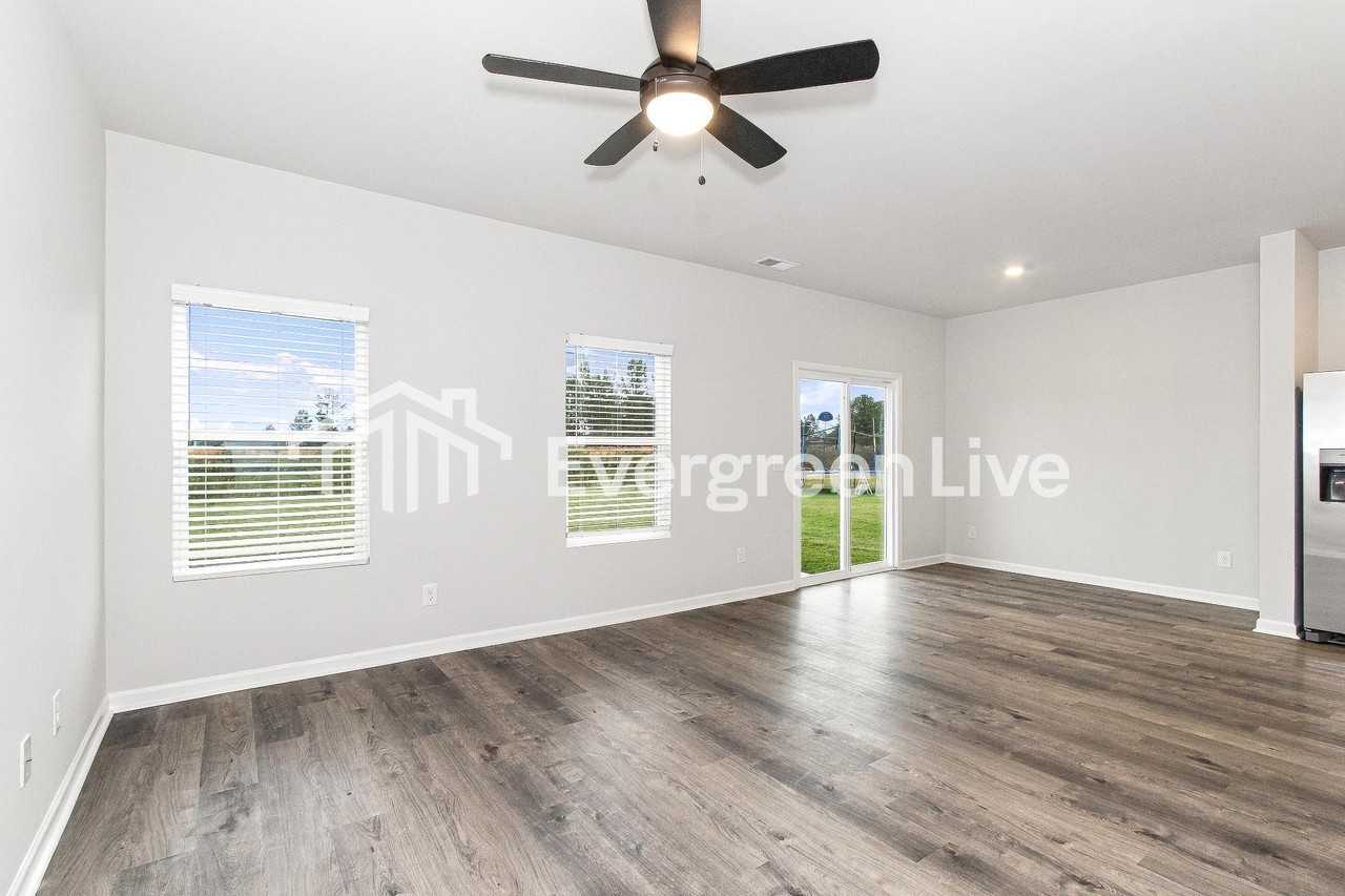 117 Dogwood Dr - Photo 2 of 15