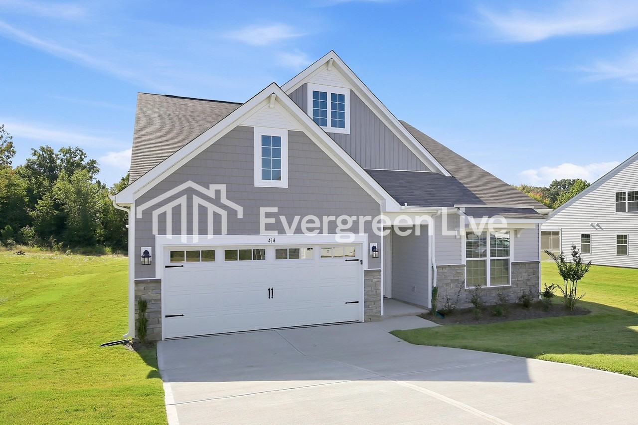 138 Farmwell Dr - Photo 2 of 15