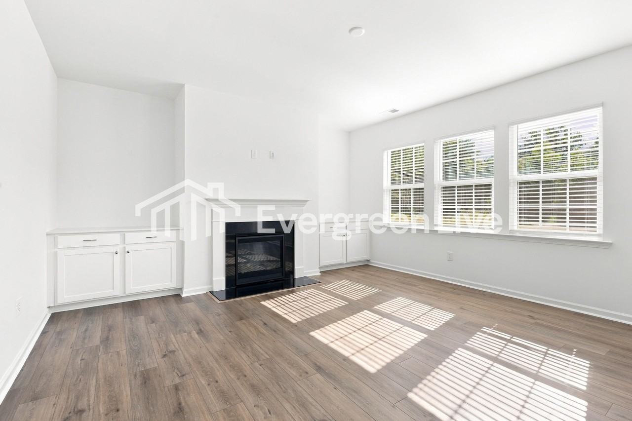 138 Farmwell Dr - Photo 4 of 15