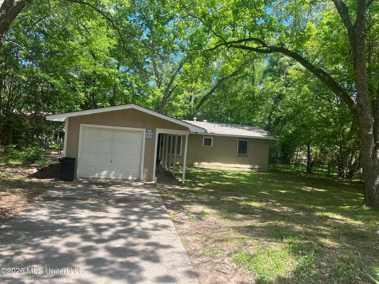 352 Queen Theresa Ln