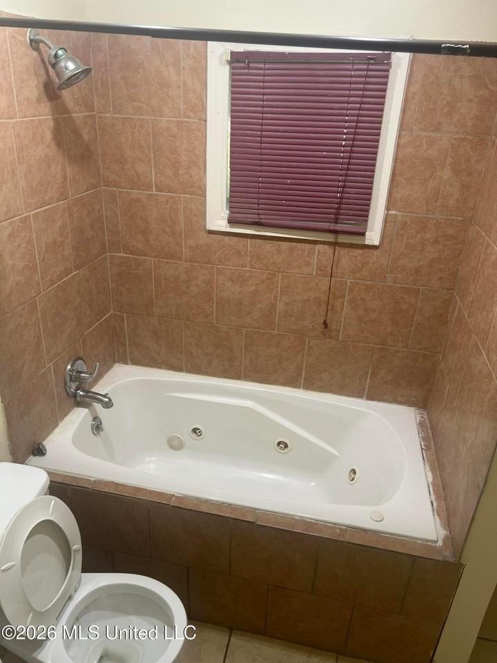 352 Queen Theresa Ln - Photo 7 of 7