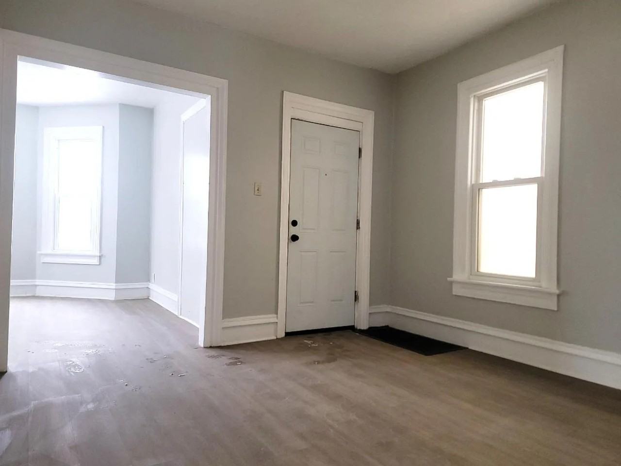 320 Crosby St - Photo 2 of 11